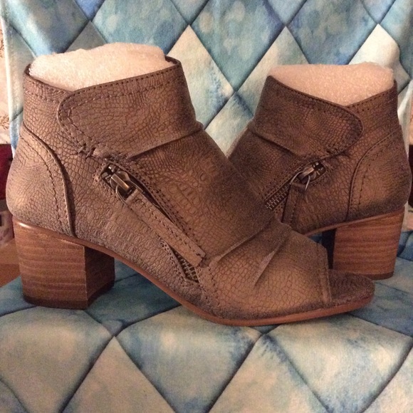 Brand new in box. Very G Booties - Picture 6 of 7